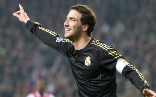 竟彩网首页|青春倒退键重启，赛场传奇再现，续写未完结的篇章