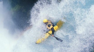 中国竞彩网-利物浦助理教练斯洛特回应球员动态，科纳特因家事暂离，萨拉赫回归助球队提振士气