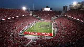 竟彩网首页-法甲榜首保卫战，朗斯残阵冲击七连胜，图卢兹主场能否克服心理障碍？